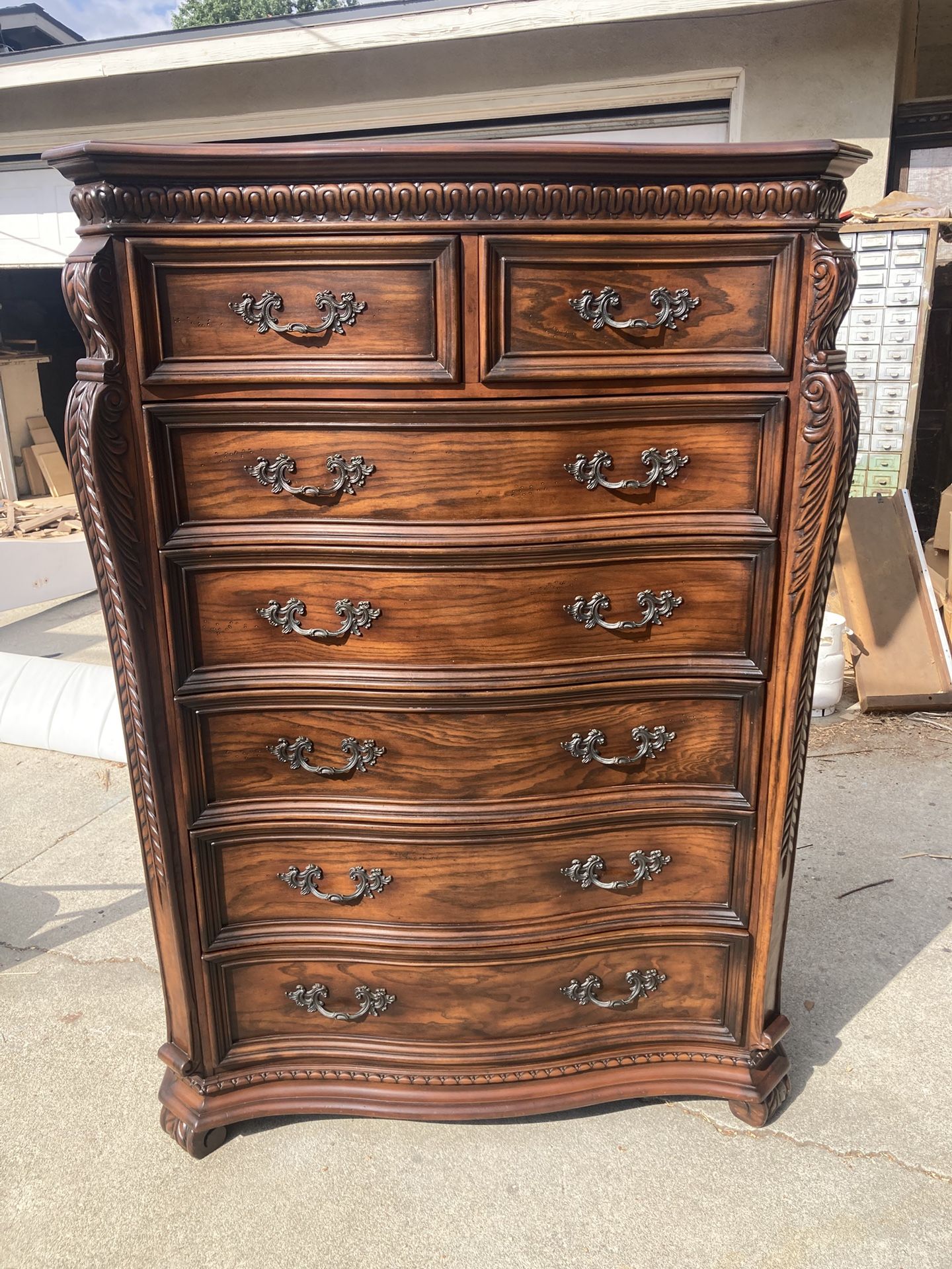 Dresser
