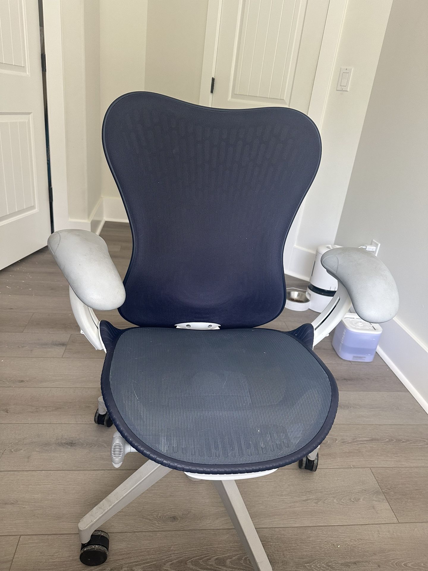 Herman Miller Mirra
