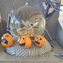Nightmare Before Christmas Snow Globe 