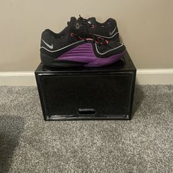 Basketball Shoe