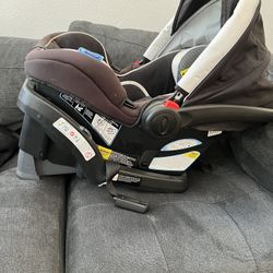 GRACO SNUGRIDE SNUGLOCK INFANT CAR SEAT