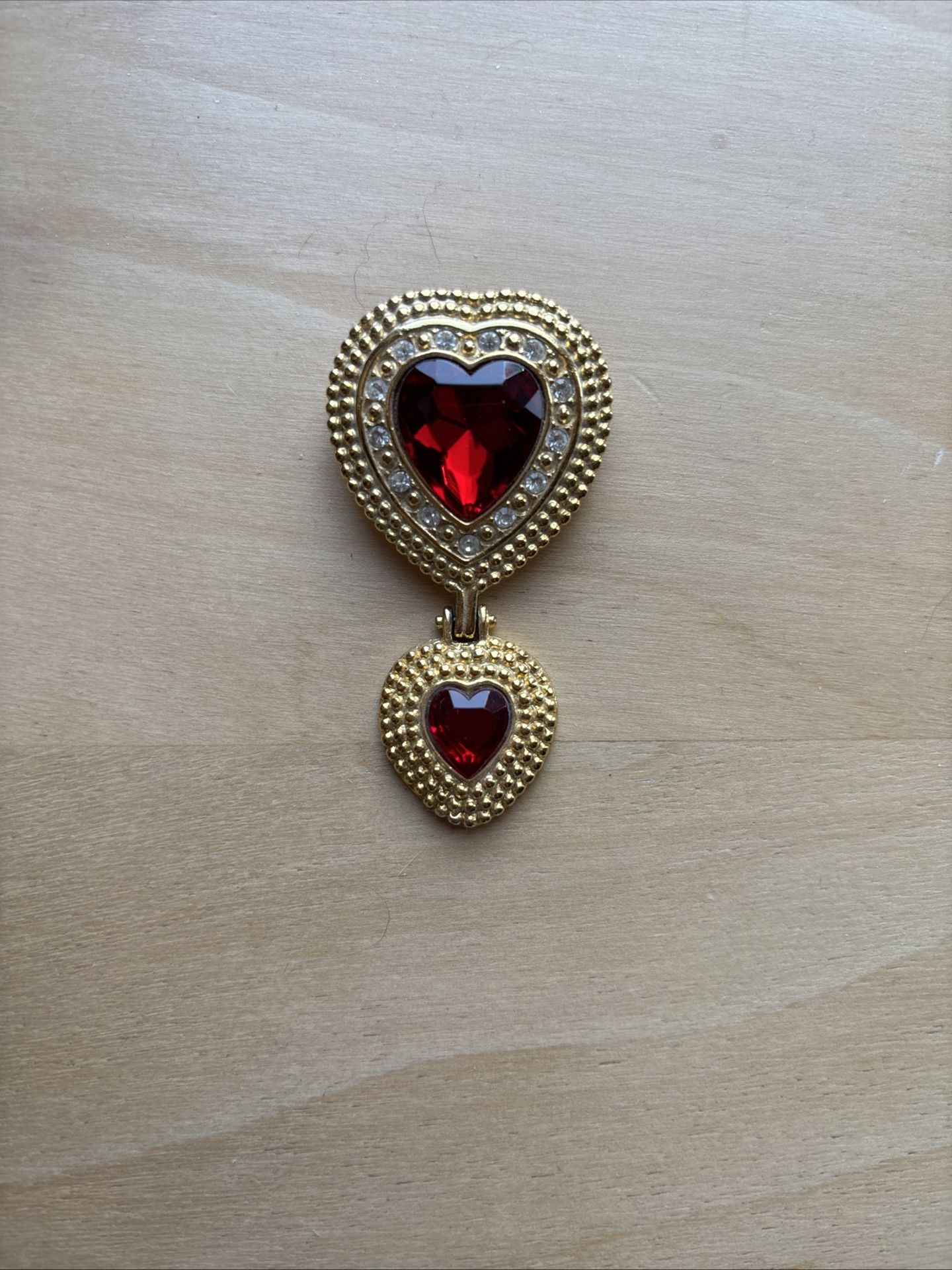 Victoria’s Secret double heart gold tone pin brooch red and clear stones 2.5”