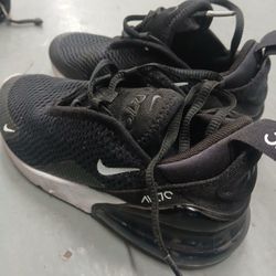 Boys Tennis Shoes Nike Size 13c😃