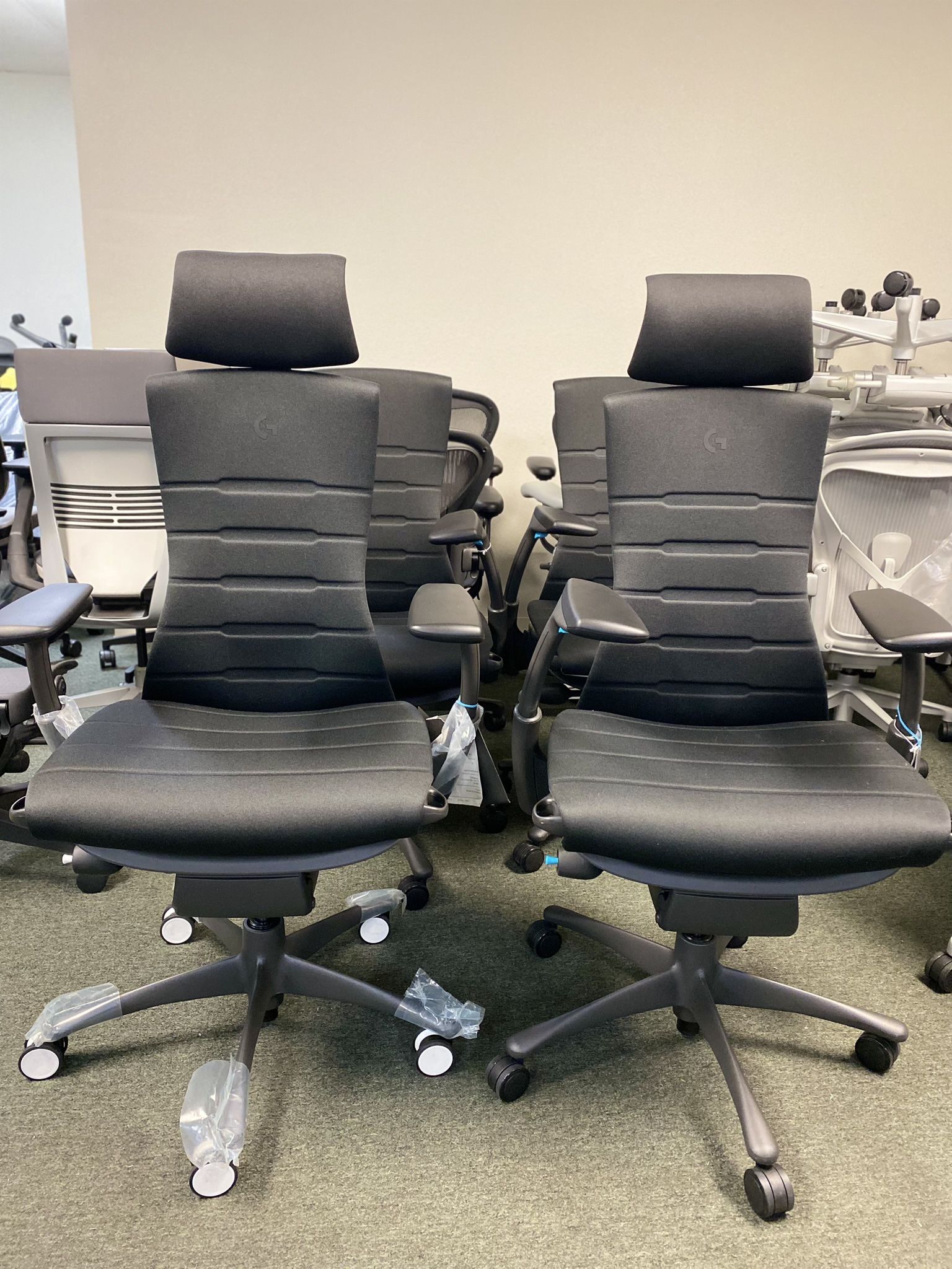 💥GUARANTEE LOWEST PRICE 💥 BRAND NEW HERMAN MILLER LOGITECH EMBODY GAMING CHAIRS 🔥pick up at the store- deliver- ship
