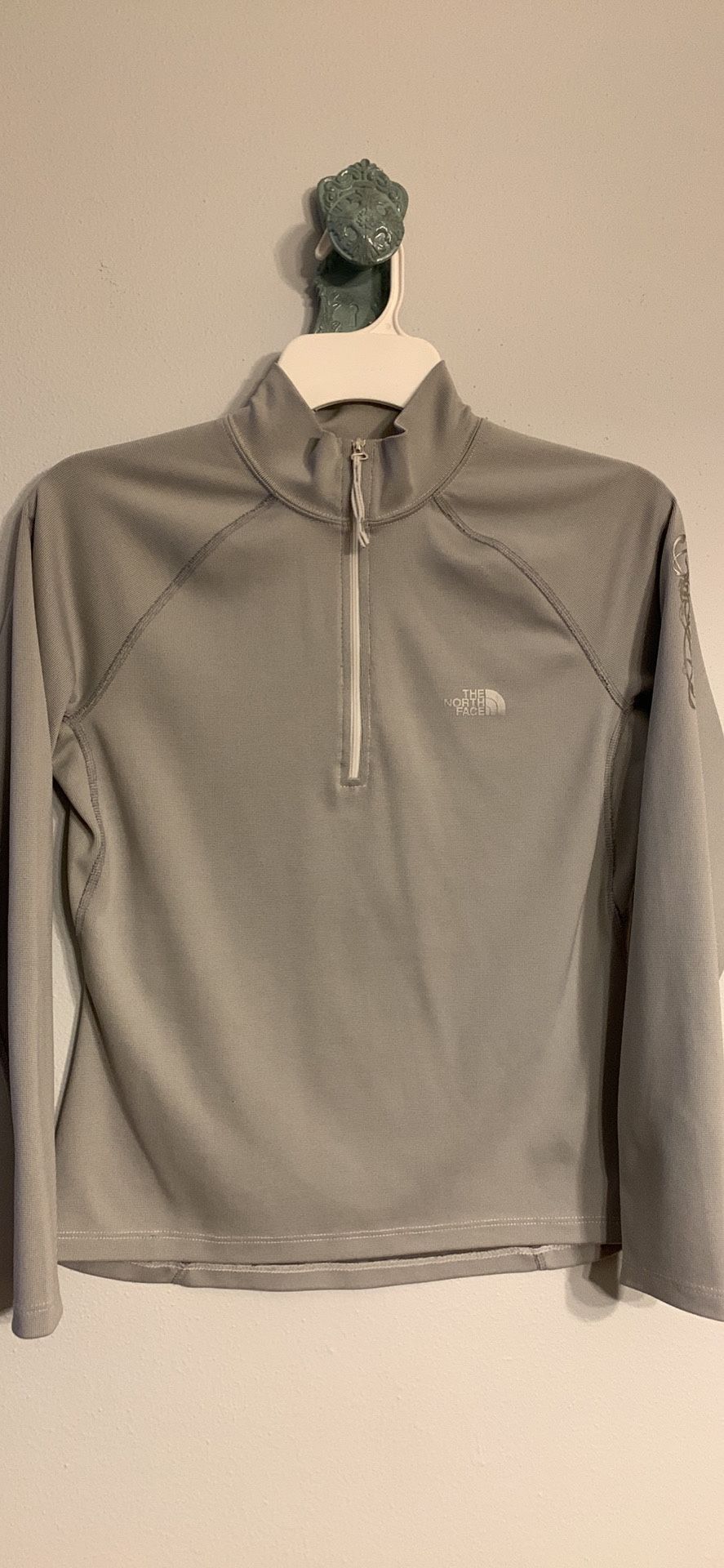 Womens The north Face Pullover Size Small