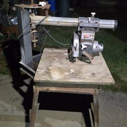 Table Saw With Table Stand 
