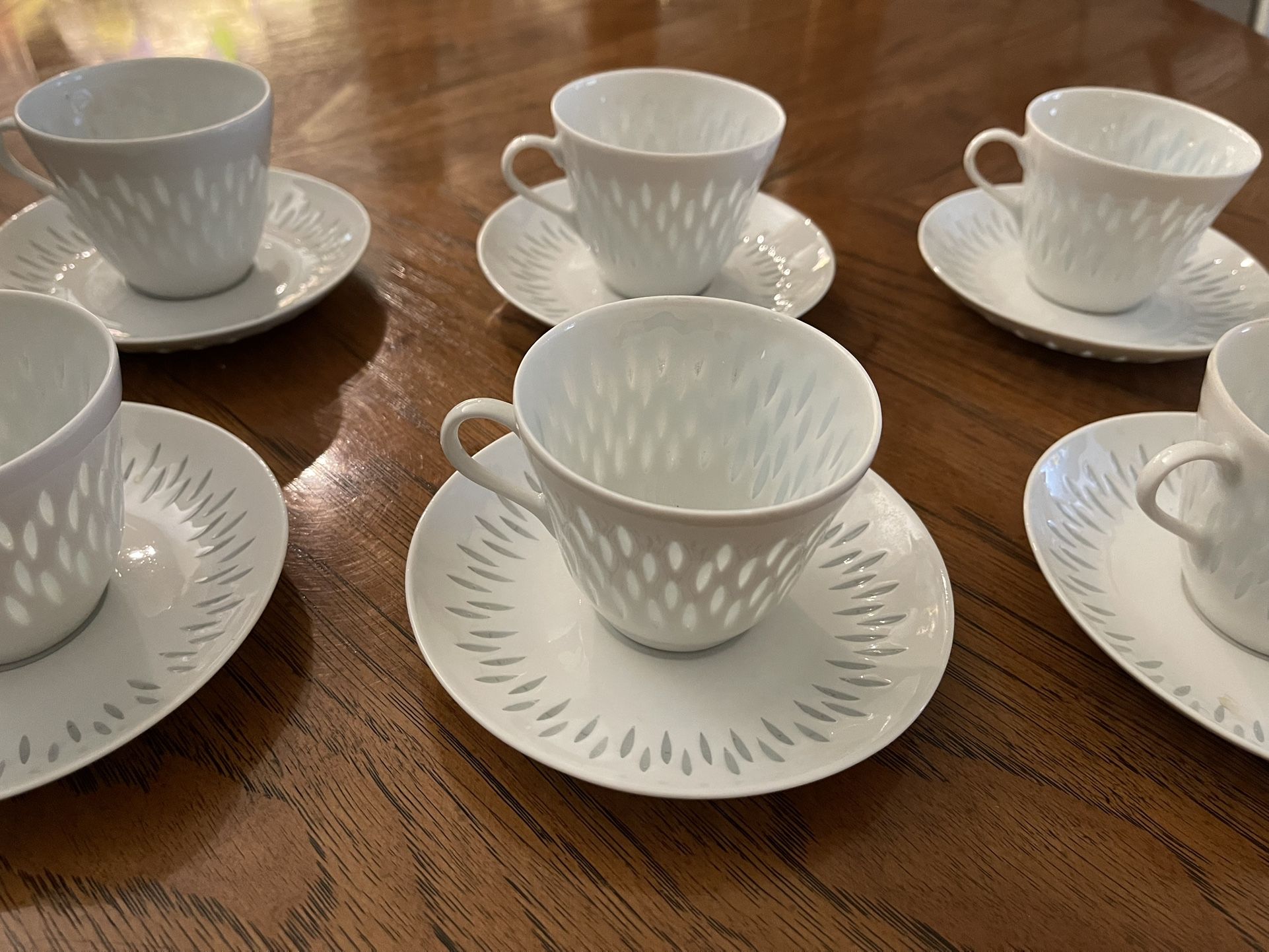 12 Piece Rice Grains 6 Person Coffee/Tea/Demitasse Flat Piece and Saucer Set by Arabia of Finland