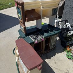 Play kitchen