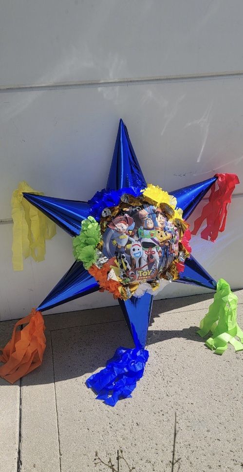 Toy Story Star Piñata 