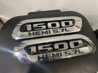 Ram 1500 HEMI 5.7 hood badge