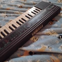 Yamaha Keyboard Needs Good Home. 