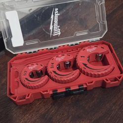 MILWAUKEE TUBING CUTTE