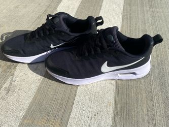 NIKE Air Max Nuaxis