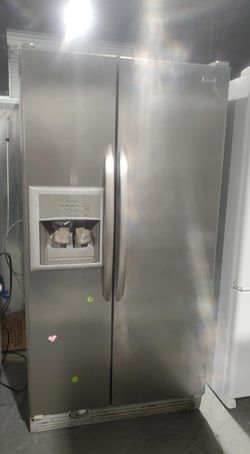 Kenmore Side By Side Stainless Steel Refrigerator
