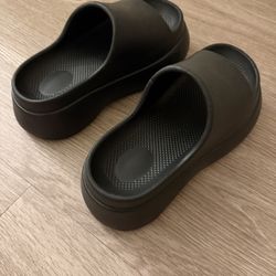Black Elevated Slippers, Women, Size 8