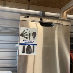 Whirlpool Dishwasher