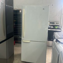 LG Top And Bottom White 