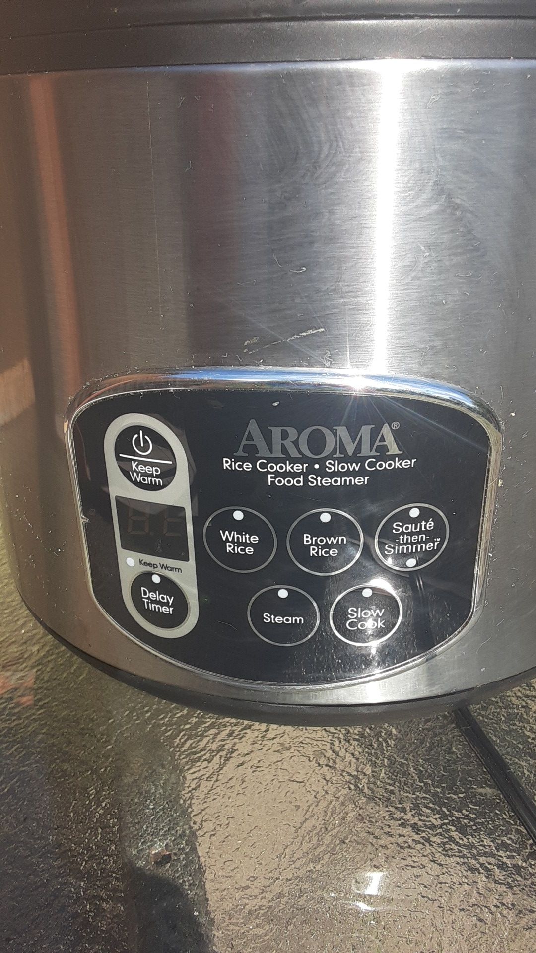 AROMA slow cooker