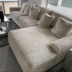 Ashley Furniture Brand New Posh Modern Ivory White Soft Comfortable Sectional Couch With Chaise 