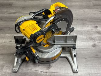 DEWALT DSW716 15 Amp Corded 12 in. Compound Double Bevel Miter Saw (A1D032965)