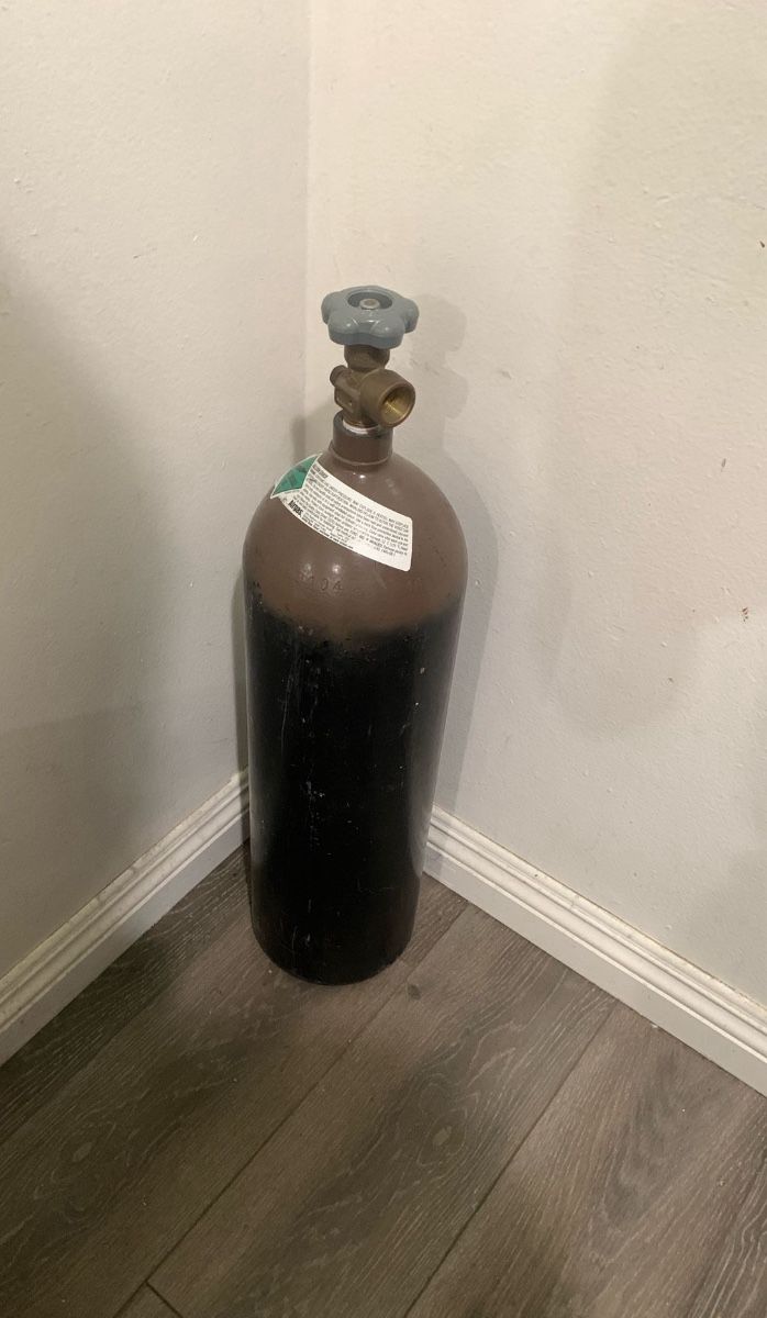 2ft Helium Tank