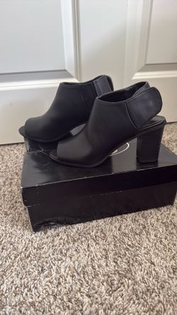 Women’s black chunky heels