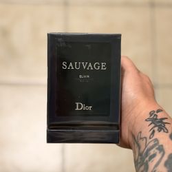 Dior SAUVAGE Elixir 