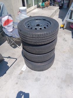 4 Llantas Con Rines Semy Nuebas 4 Tornillos Medida185 60 R 15 Para Nisan O Tollotal