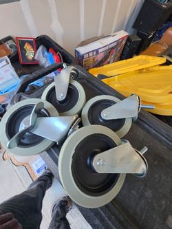 4 caster wheels