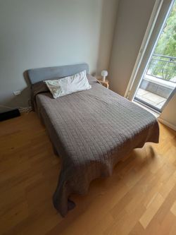 Full size bed