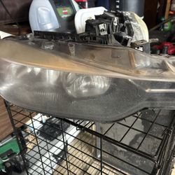 BMW 320i Headlights 