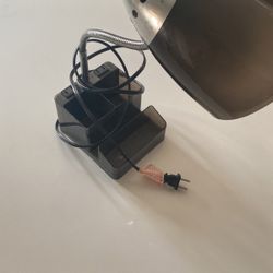 Lamp With 2 Outlets