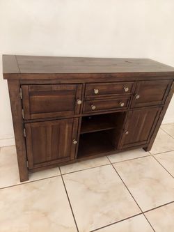 m Ashley Furniture's Moriville Collection Dining Server