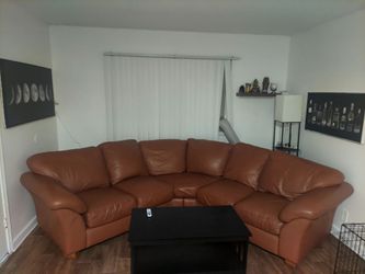 U-shaped sectional sofa