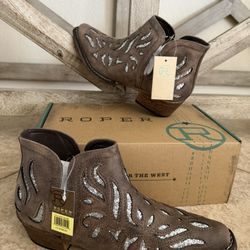 Womens 9.5 Brown Ankle Boots