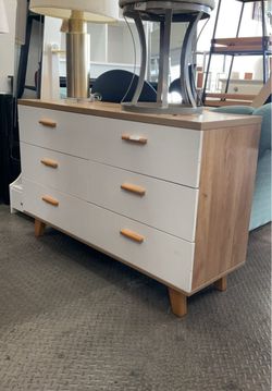 6 Drawer Lowboy Dresser