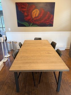 High-quality Amisco Nexus extendable dining table