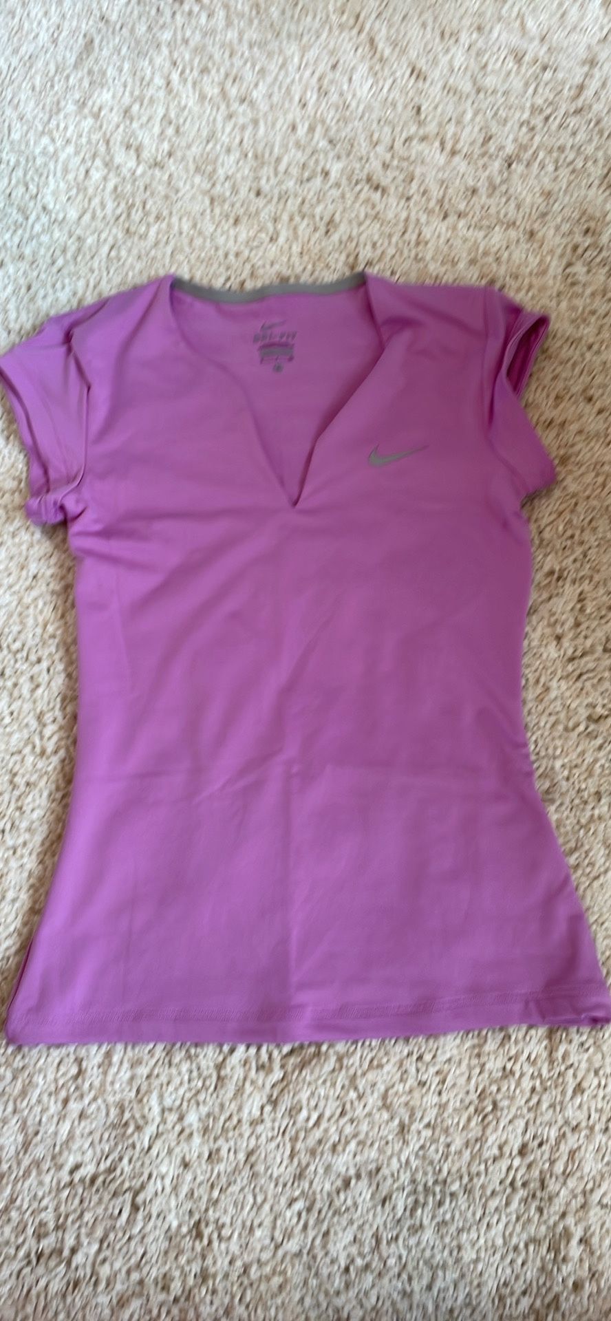 New no tag Nike shirt short sleeve purple small women dri fit v neck