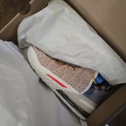 Yeezy, nikes, dunks, jordans