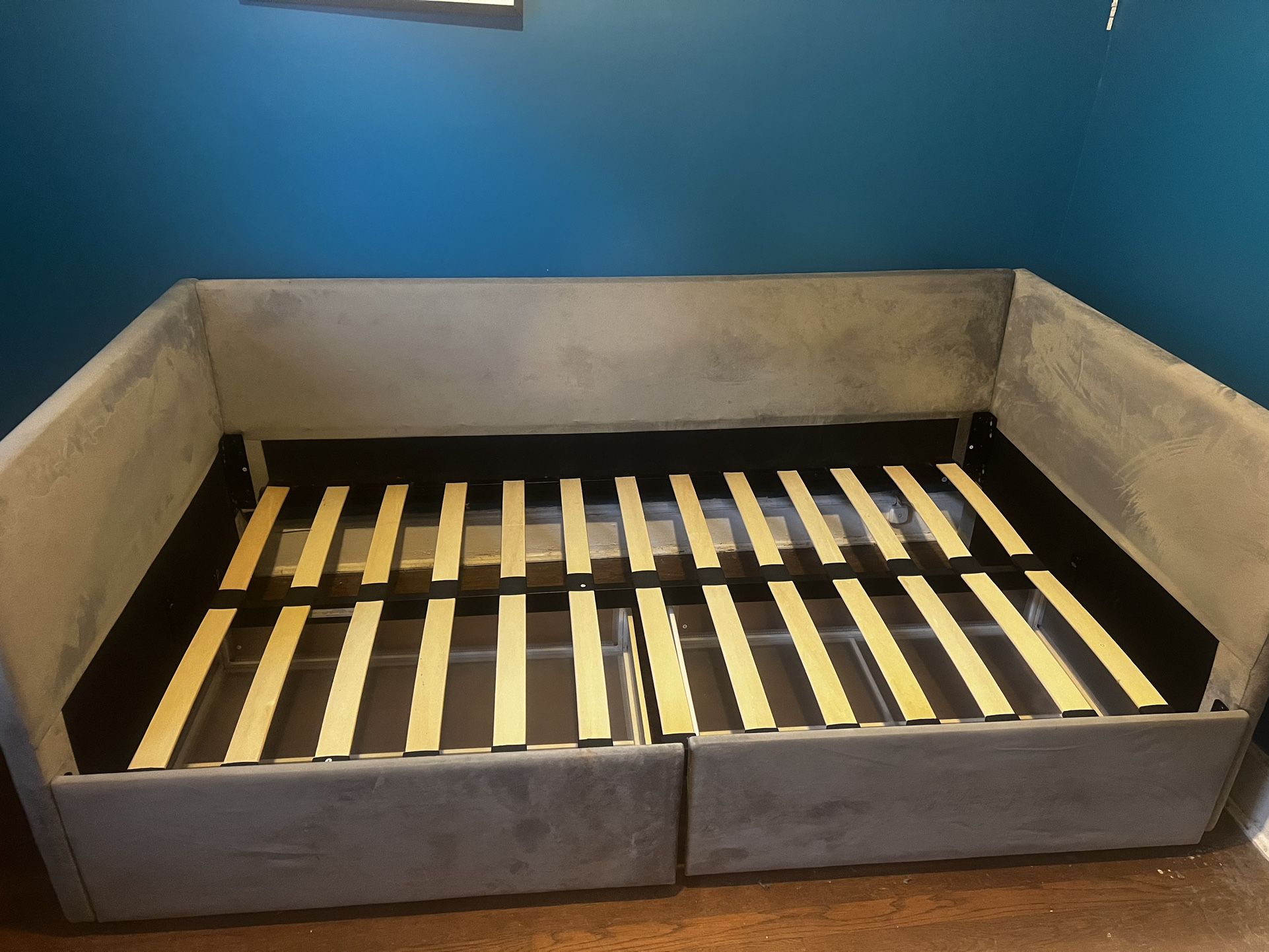 Daybed With 2 Storages Drawers 