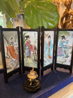 Gorgeous Hand Painted Porcelain Geisha Table Top Screen
