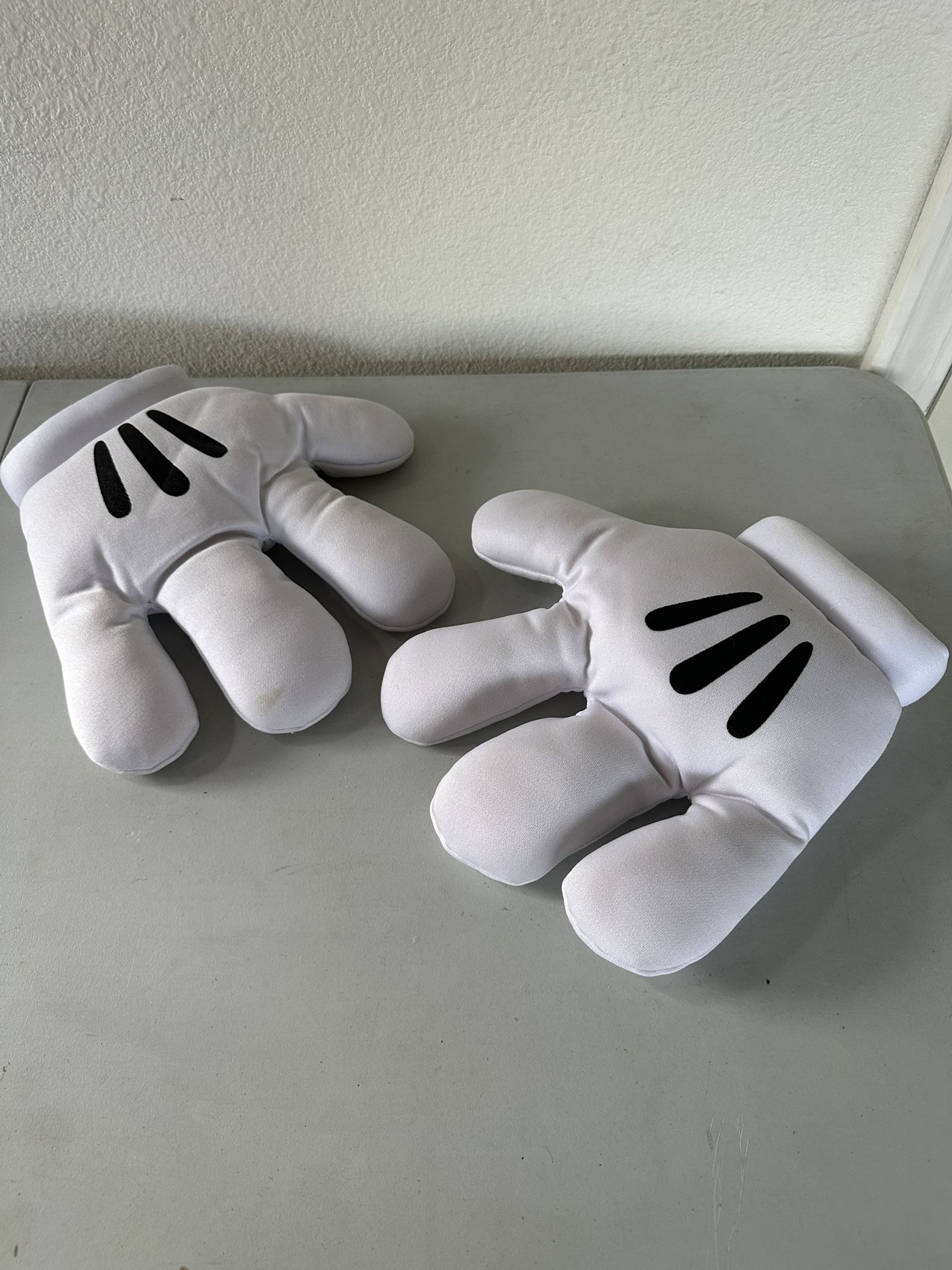 Mickey Mouse Hands
