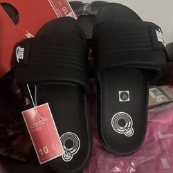 Women Nike Slides