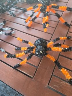 5 decorative Haloween hanging spiders