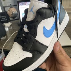 Jordan 1 Low Black University Blue White 12W/10.5M
