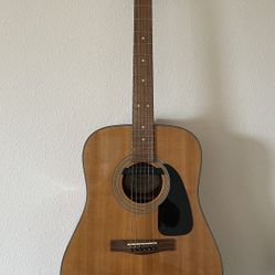 Fender acoustic with electric pick up excellent condition
