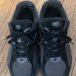 MEN'S NEW BALANCE 2002R