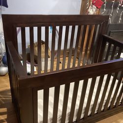 Convertible Crib/Toddler/Twin Bed