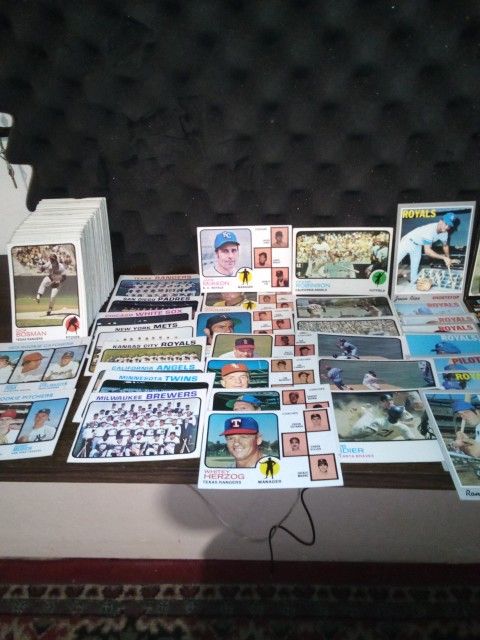 Vintage Mixed Baseball Cards Lot
