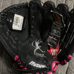 Mizuno Finch Prospect Girls Fat Pitch Softball Glove 